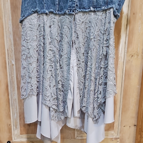 Denim Vest with Lace Bottom - Picture 4 of 5